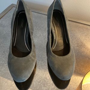 Vionic Camden Grey Suede Wedge 10